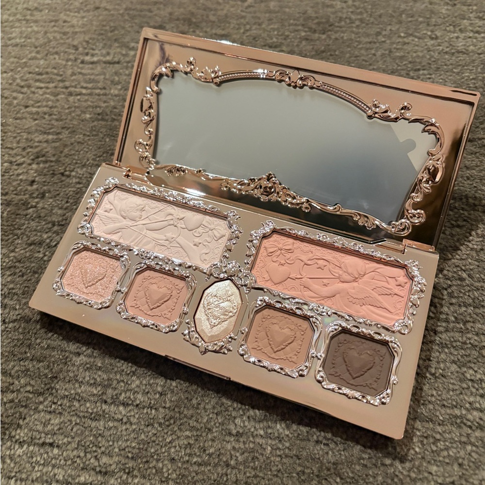 Flower Knows Eyeshadow Palette